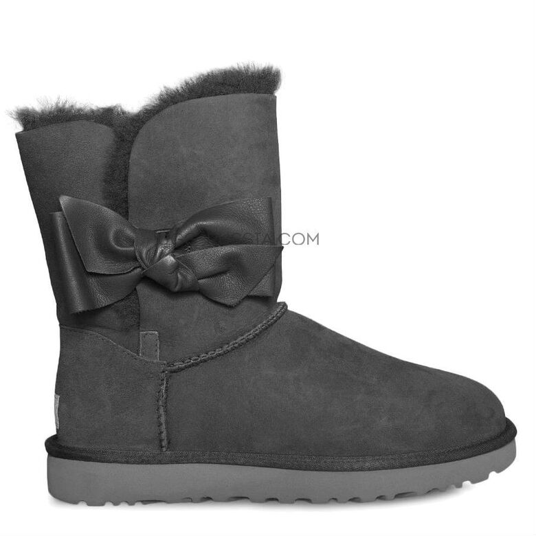 UGG Daelynn Black