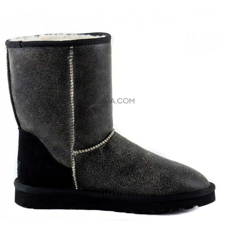 UGG Classic Short Bomber Black — Угги Classic Short за рулем: подойдут ли и с чем носить